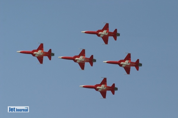 Formation Supercanard