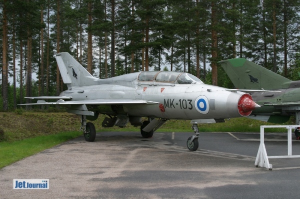 ...drei MiG-21 (MK-103 MiG-21U, MK-126 MiG-21UM & MG-138 MiG-21bis)...